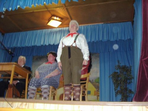 Hraje celá dědina aneb S veselou myslí na nesmysly. - 18.3.2006